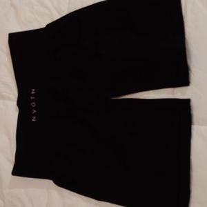 NVGTN Black Solid Shorts Size L